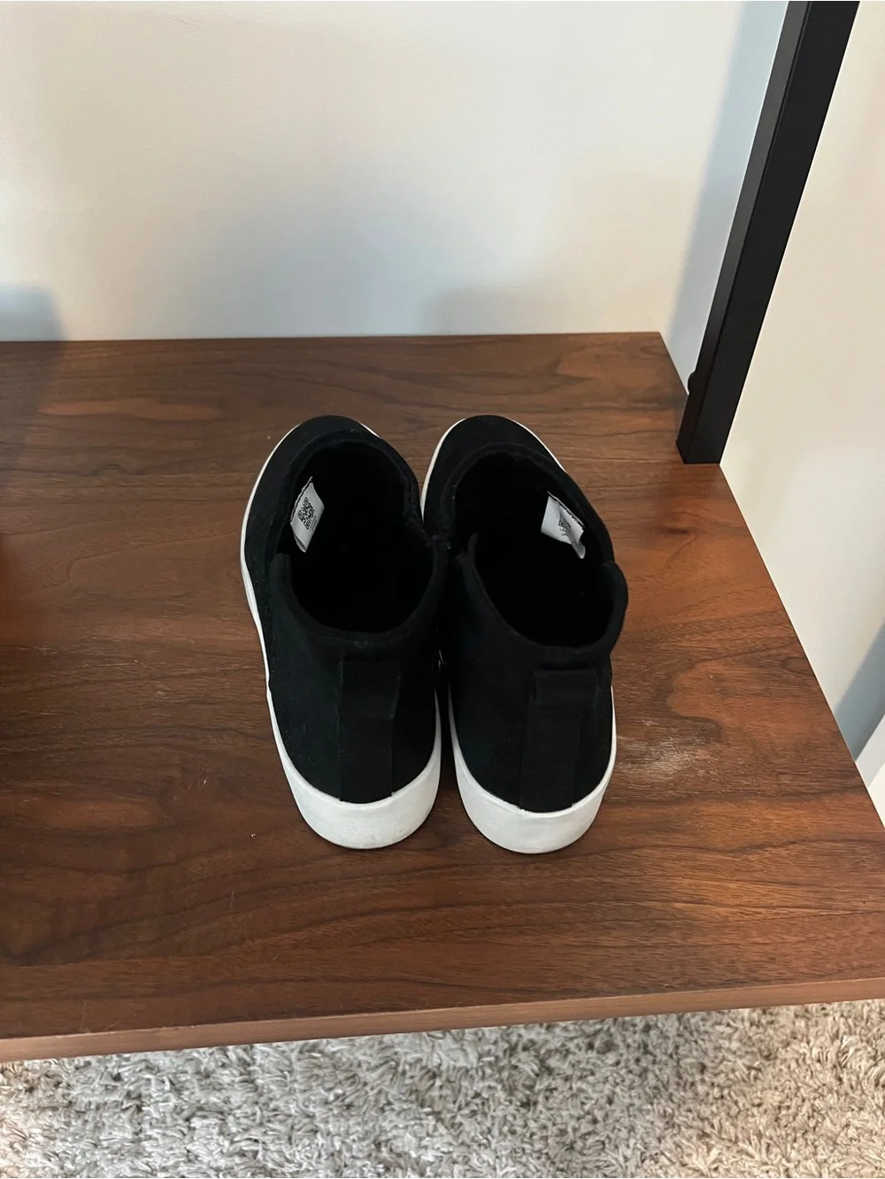 Toms Women’s Black Suede Slip-On Sneakers Size 8.5